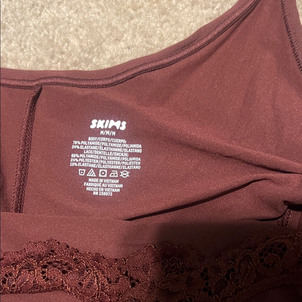 SKIMS Fits Everybody Lace Slip Dress Oxblood - Picture 4 of 5